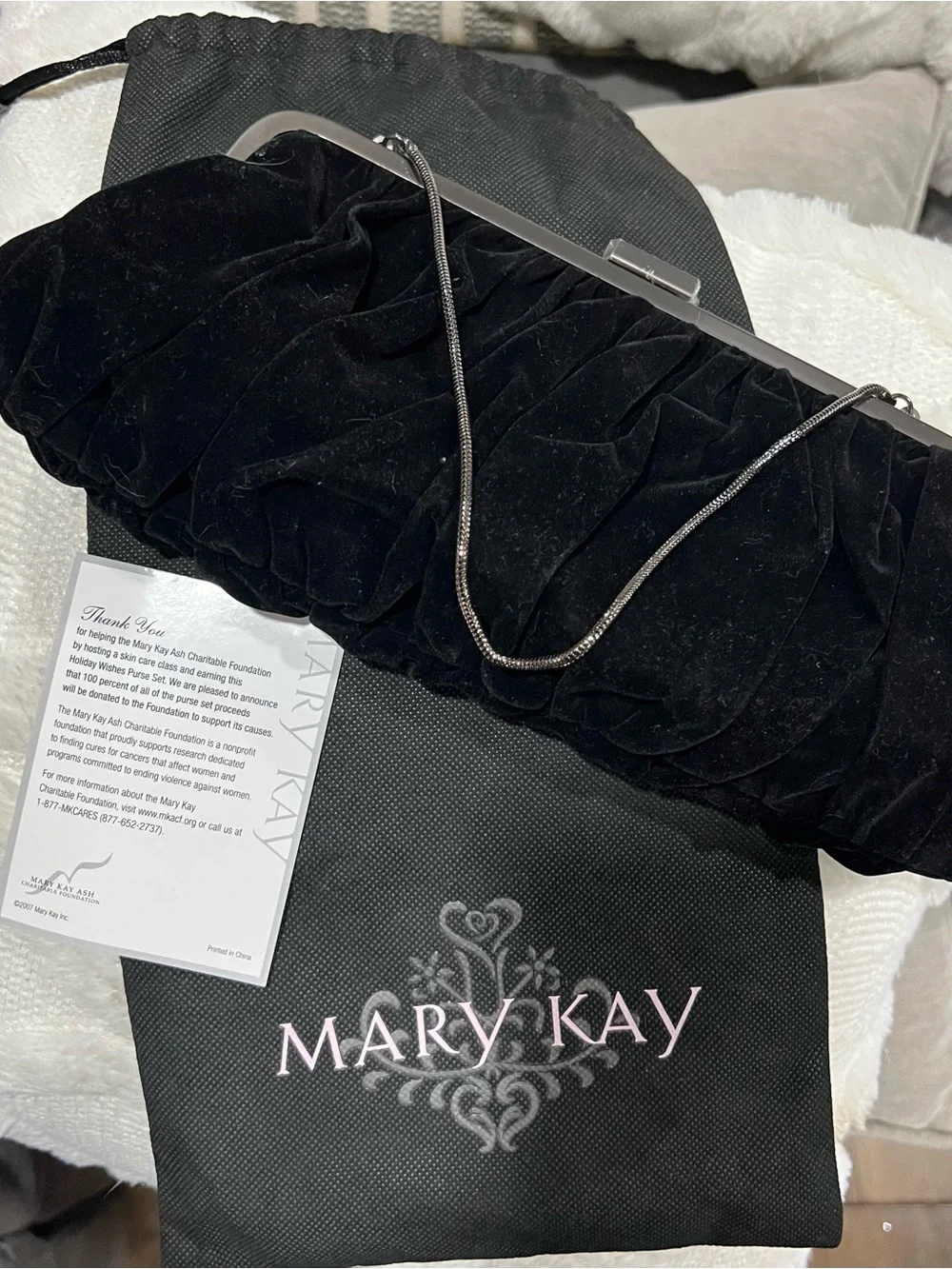 Mary Kay Bundle of Bags Makeup Bags, purse, large tote and more EUC